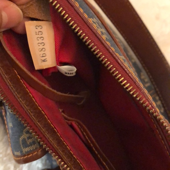 Dooney and Bourke canvas/leather purse - Picture 6 of 7